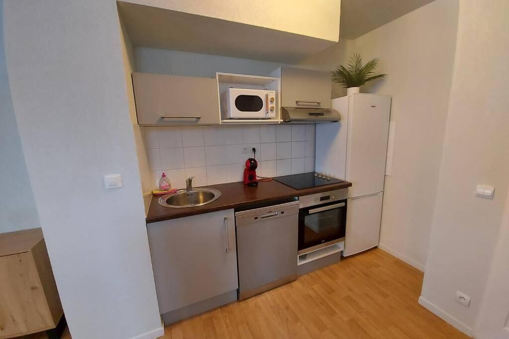 Appartement Moderne, Hyper-Centre - 6/8 Pers. Bagneres-de-Luchon Exterior photo