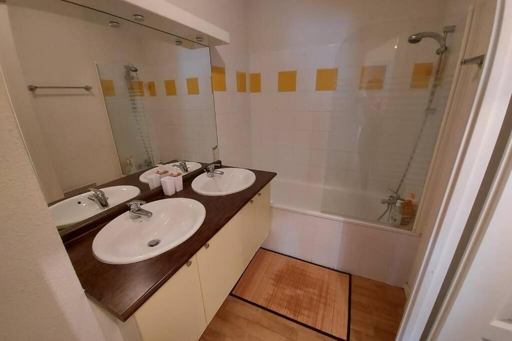Appartement Moderne, Hyper-Centre - 6/8 Pers. Bagneres-de-Luchon Exterior photo