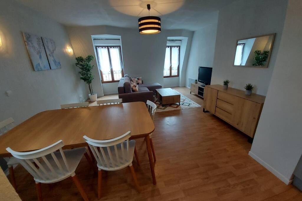Appartement Moderne, Hyper-Centre - 6/8 Pers. Bagneres-de-Luchon Exterior photo